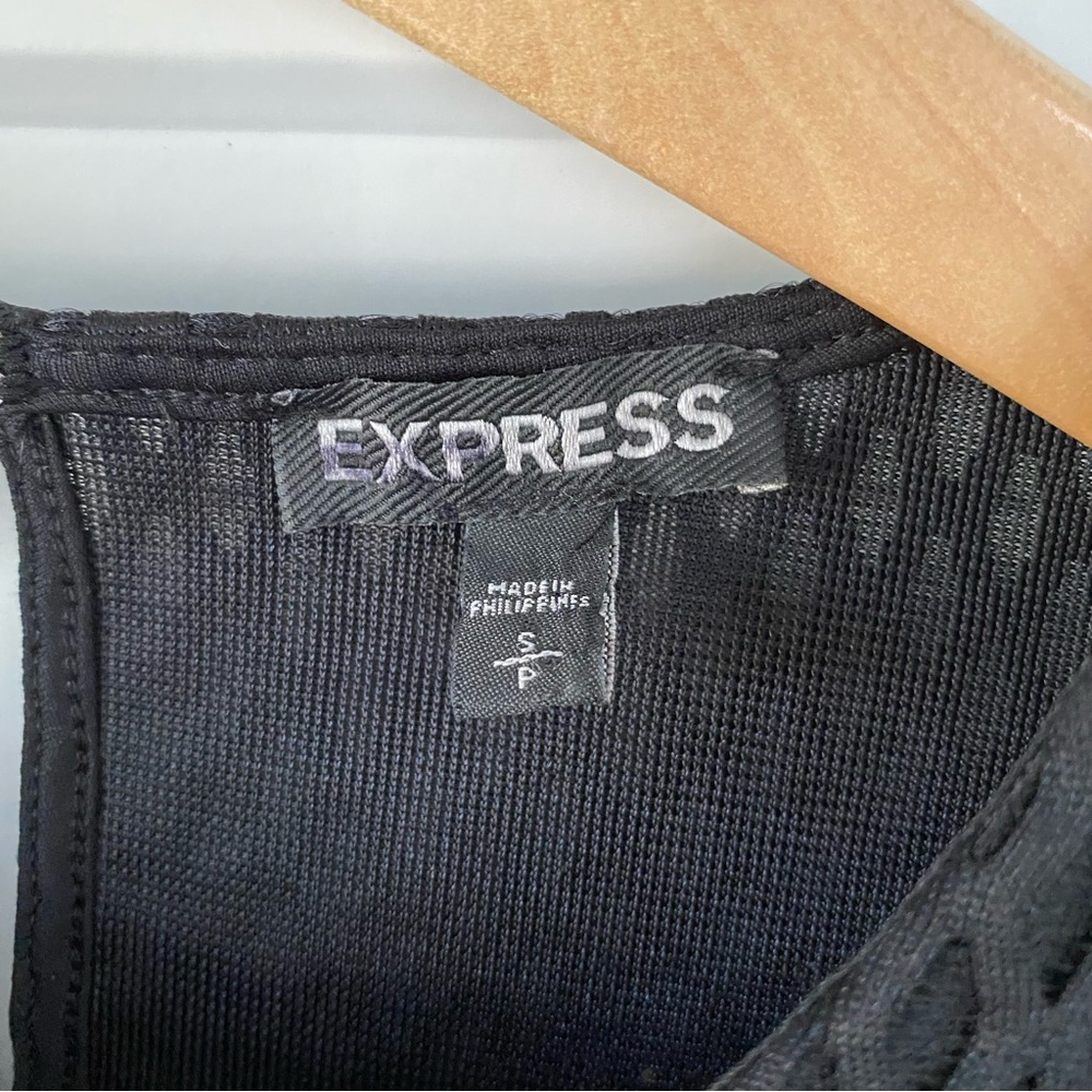 Express Top - Picture 2 of 3
